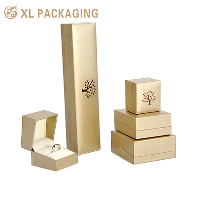 kopen XL Verpakking Custom Luxury Boxes Custom Logo PU Leer Juwelen Doos voor Verpakking Hanger Armband Armband Ketting Set online vervaardiging