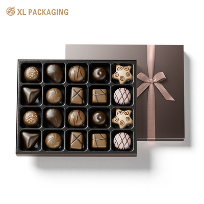 kopen Eenvoudige rode of zwarte aangepaste chocolade stijve cadeaubon met papieren inslag en lint boog online manufacture