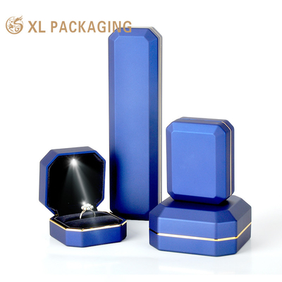 kopen Juwelen verpakking juwelen doos set halskestof handgemaakt luxe LED licht juwelen hanger doos online vervaardiging