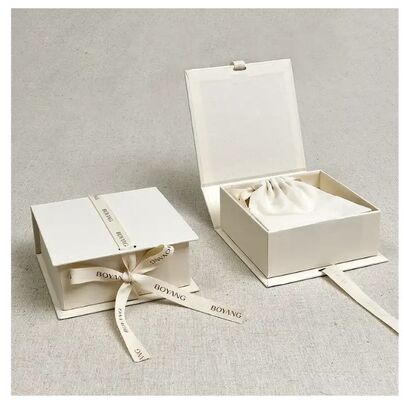 kopen Custom Color Magnetic Closure Gift Box Brand Logo Ribbon voor kleding Cosmetische verpakking online vervaardiging