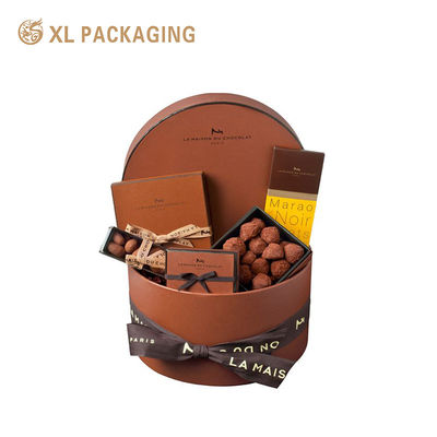 Franse stijl ronde chocolade cadeaubon 2 stukken Bruine cilindrische verpakkingsbuis met gouden folie logo & satine lint