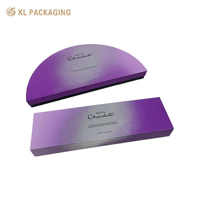 Custom Purple Gradient Book-Shaped Chocolate Box met zilveren folie afwerking voor automatische machineproductie
