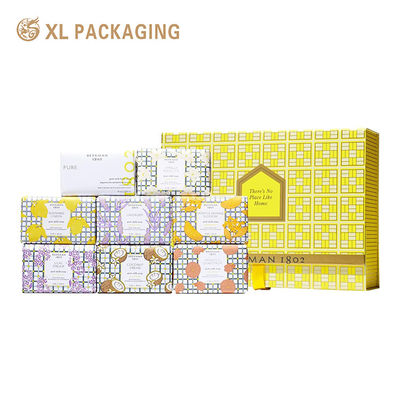 Luxe rigide zeep cadeaubon voor aangepaste 8-delige sets met premium branding en rigide kartonconstructie