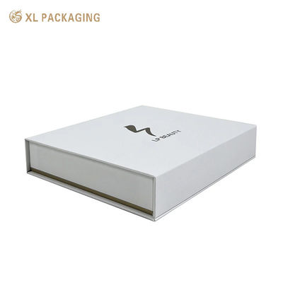 Luxe witte magnetische flip stijve doos voor schoonheidsapparaat... fluweel beklede EVA-bak... matte gouden folie gestempelde logo.