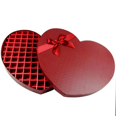 Gepersonaliseerde hartvormige chocolade cadeaubon met voedsel-grade recyclebare verpakking en aanpasbare lintboog
