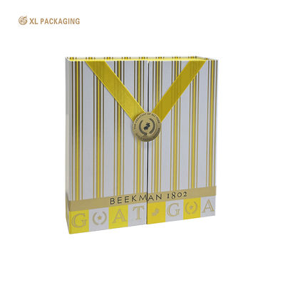 Luxe dubbele deur cosmetische cadeaubon met magnetische sluiting en aangepast folie logo voor premium branding